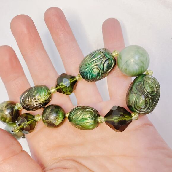 Vintage German Necklace, MCM Green Plastic Beads, Gold Shimmer, Marbled, Faceted - Picture 6 of 8